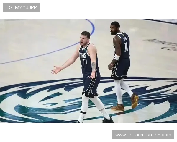 东契奇背身单挑得分，独行侠得分持续拉高